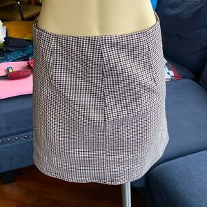 Houndstooth pencil skirt